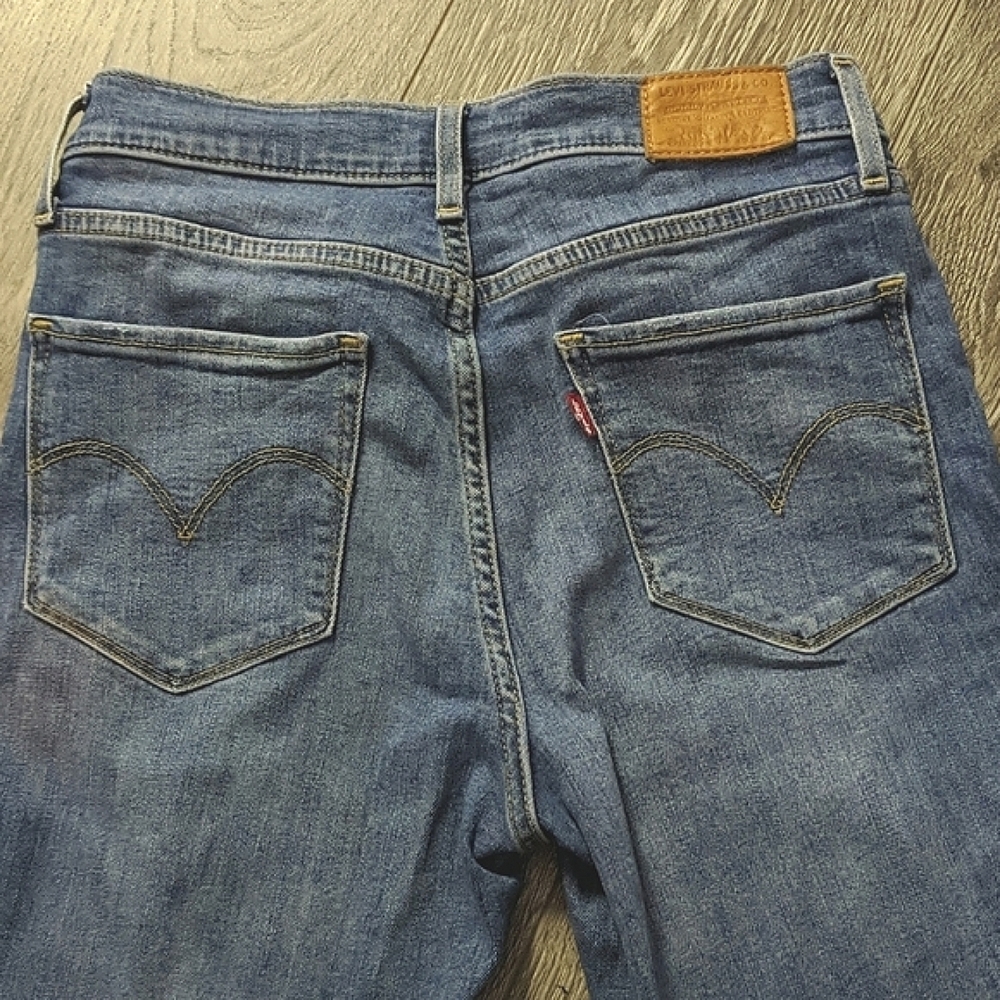 Levi's | High Rise Straight Leg Jeans - Picture 4 of 6